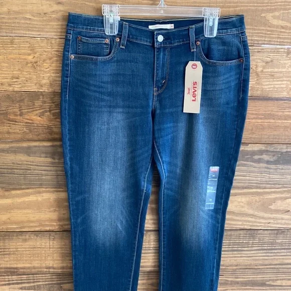 Levi’s Boyfriend Jeans - Picture 4 of 8